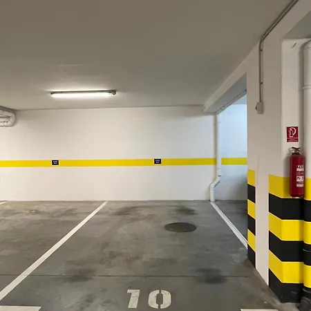 Luxury Rinos - Free Garage Parking Split