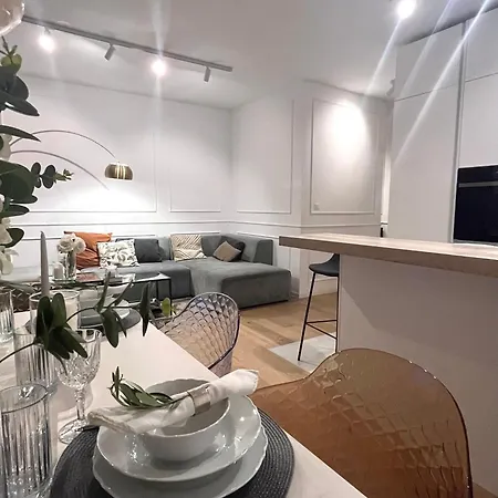 Apartament Luxury Rinos - Free Garage Parking *