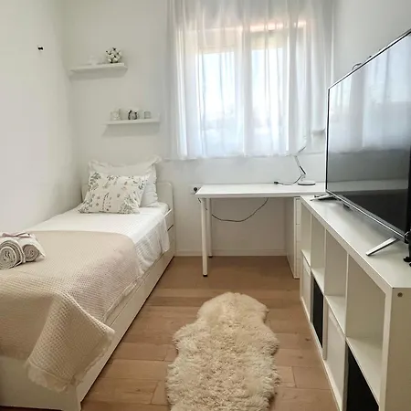 Luxury Rinos - Free Garage Parking Apartament