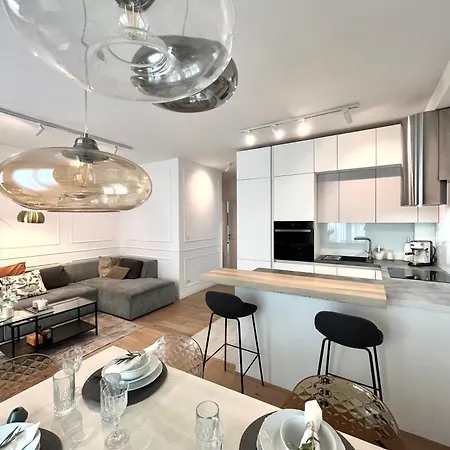 Luxury Rinos - Free Garage Parking Сплит